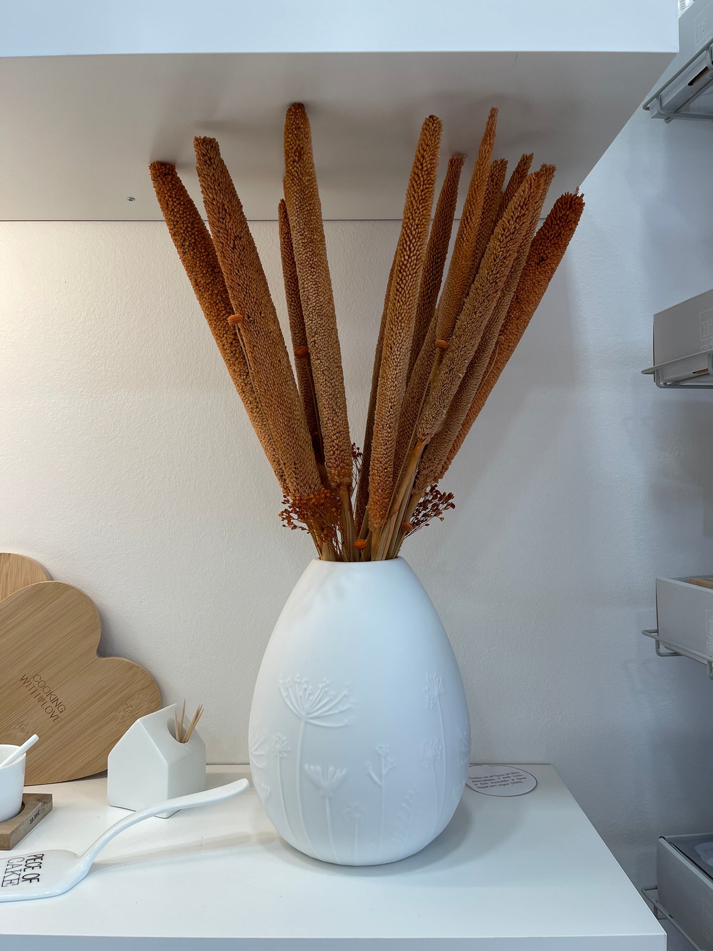 Arranjo de flores castanho