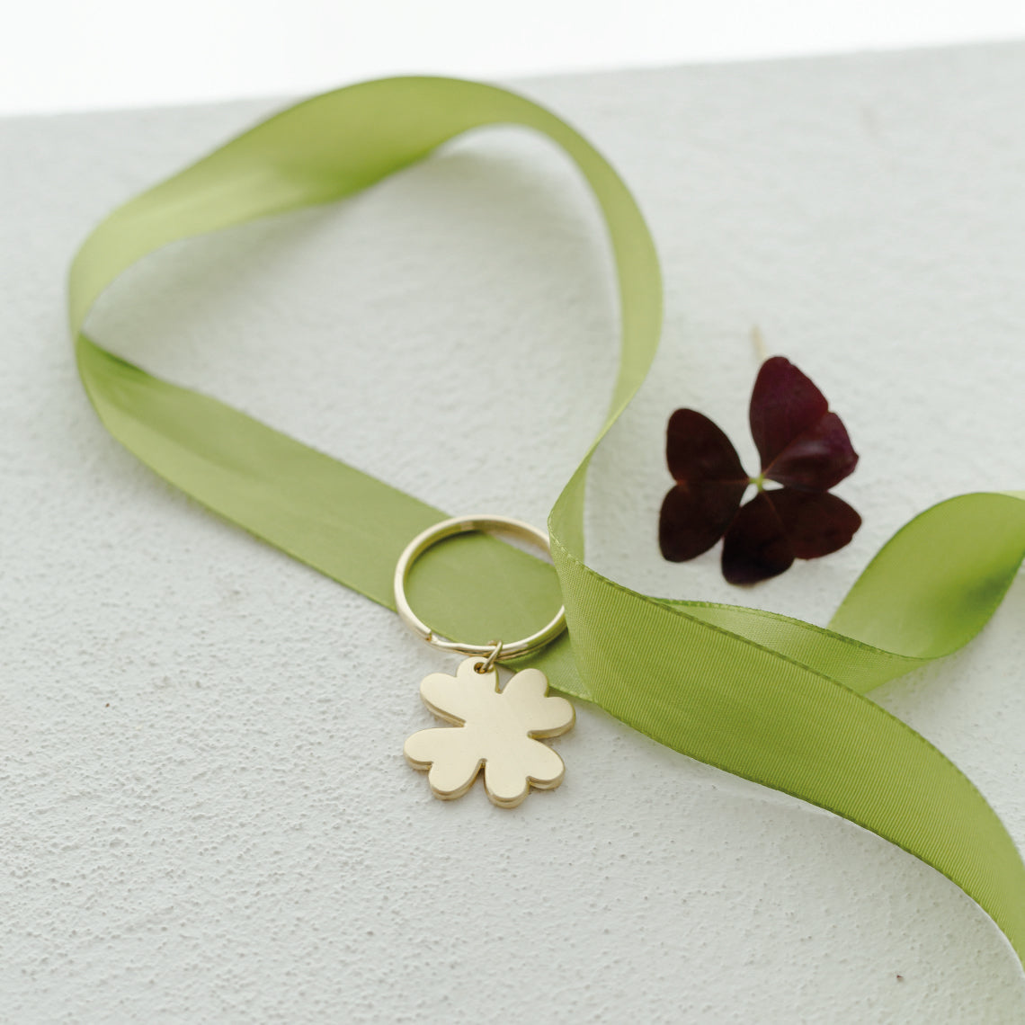 Porta chaves dourado - Trevo da sorte