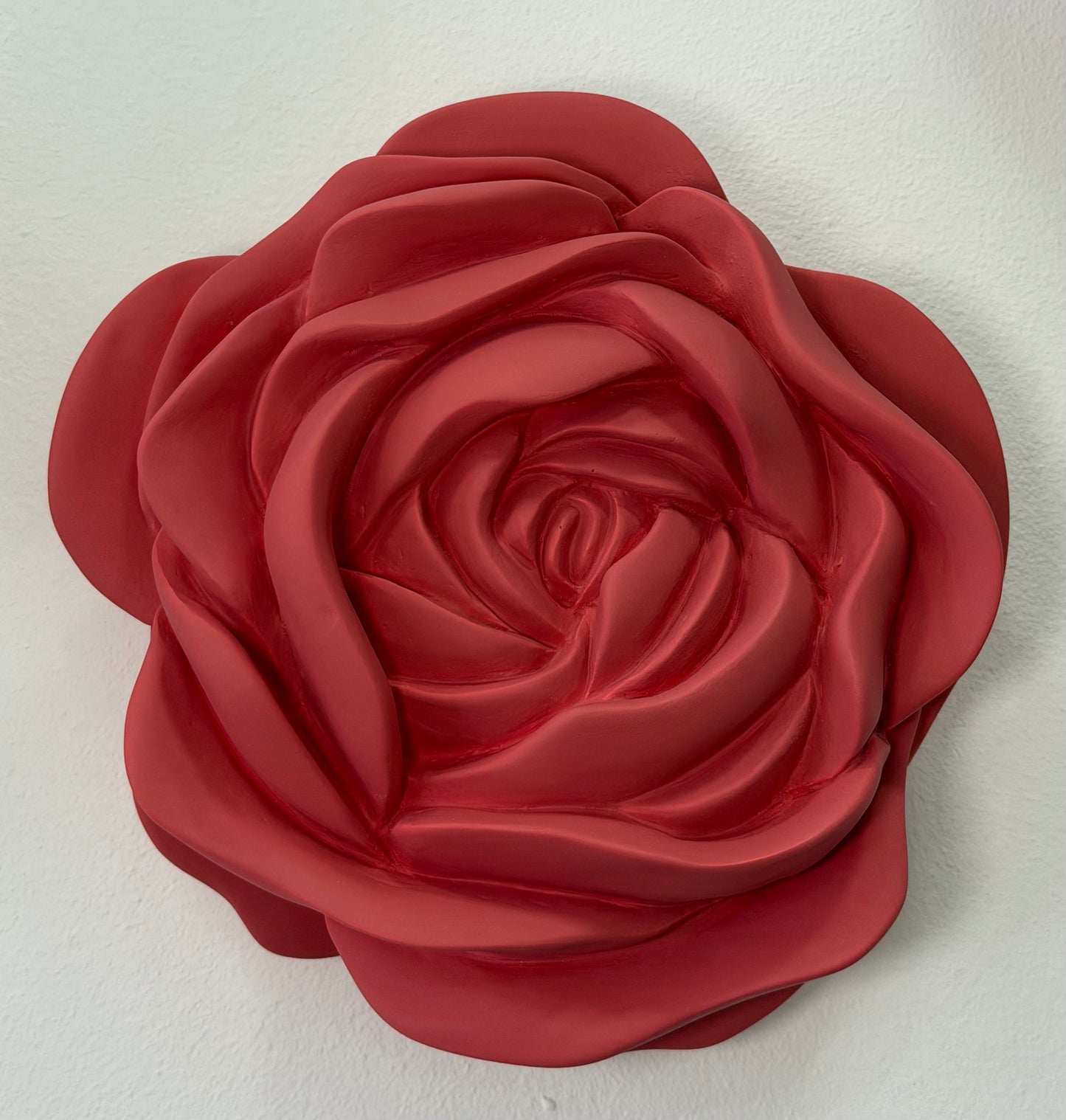 Iva Viana | Rosa em vermelho cereja