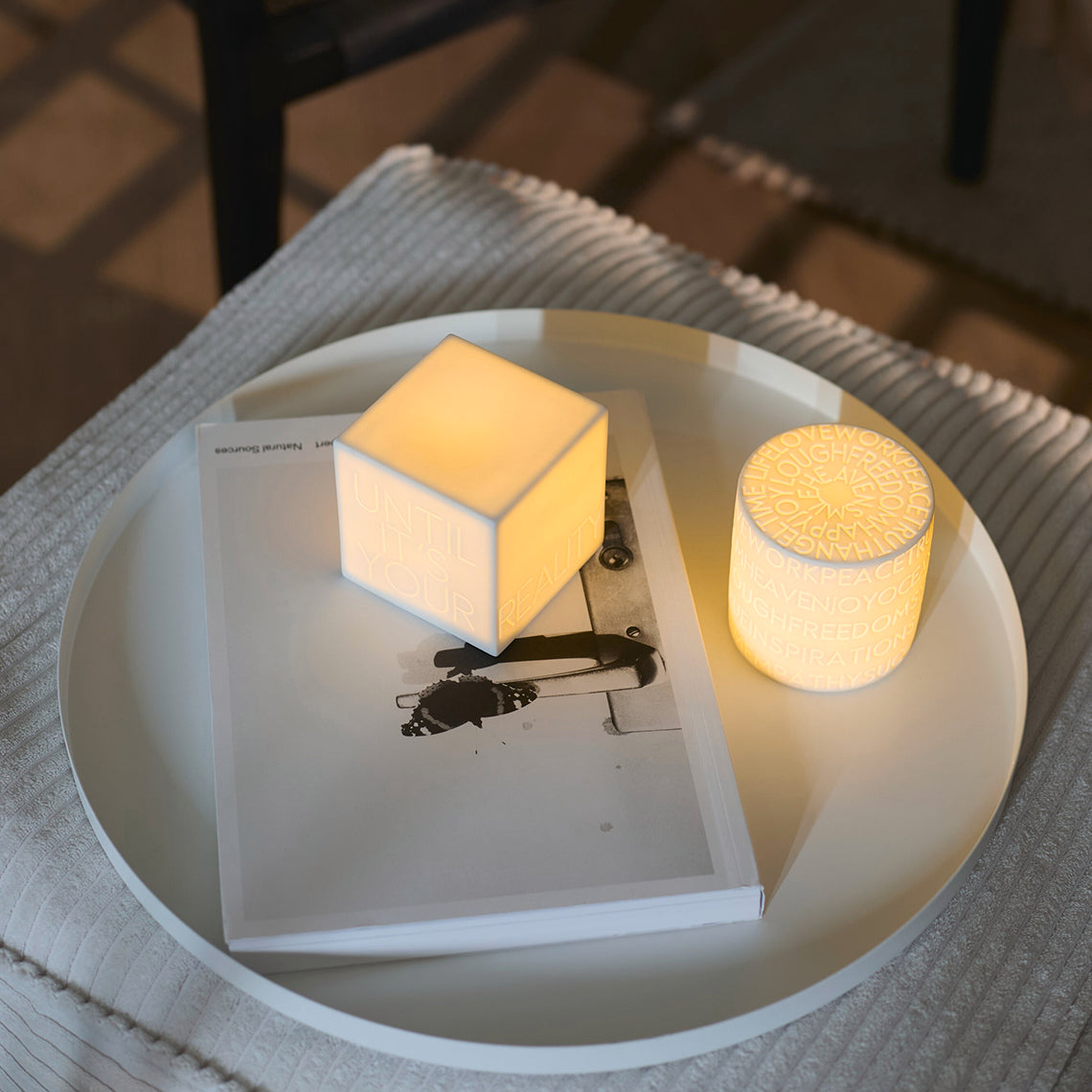 Pequeno candeeiro led | palavras