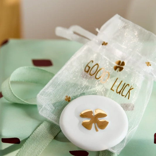 Moeda da sorte "Good Luck"- Trevo dourado